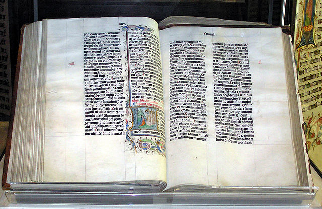 640px-Bible.malmesbury.arp_.jpg