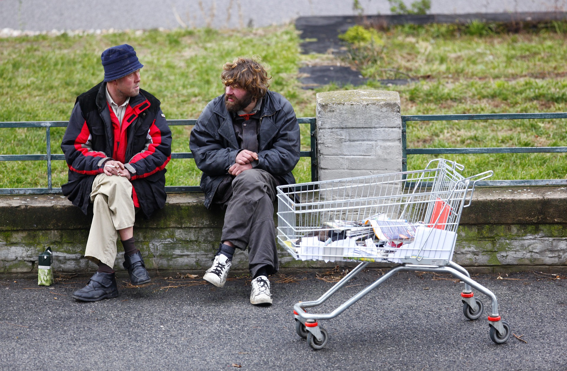 homeless-1152516_1920.jpg